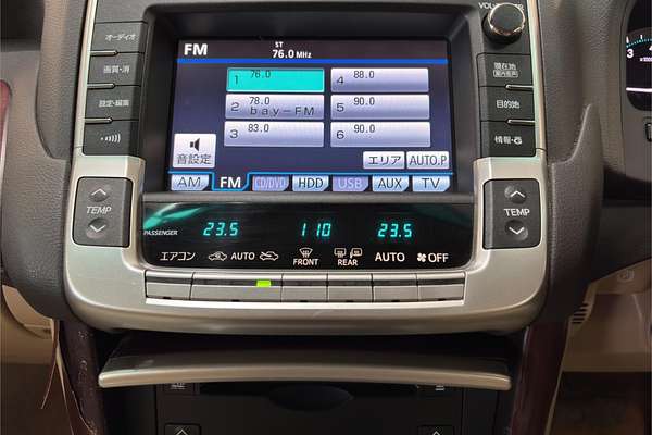 2011 Toyota Crown Majesta i-Four 4WD