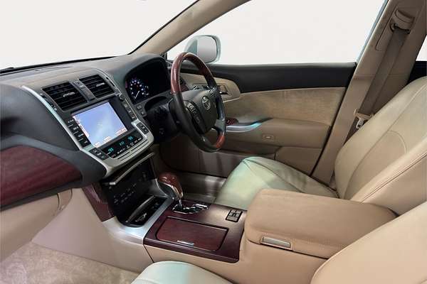 2011 Toyota Crown Majesta i-Four 4WD