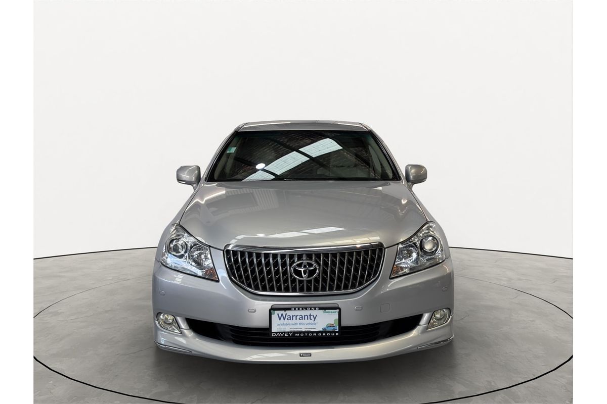 2011 Toyota Crown Majesta i-Four 4WD