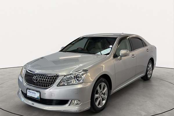 2011 Toyota Crown Majesta i-Four 4WD