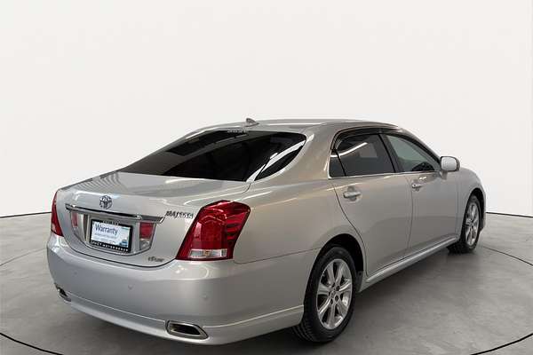 2011 Toyota Crown Majesta i-Four 4WD