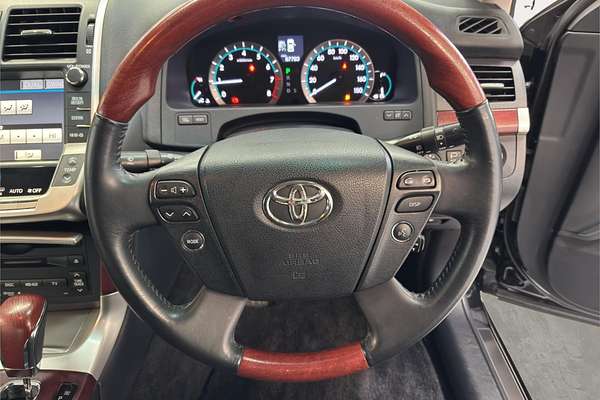 2010 Toyota Crown Majesta A-type URS206