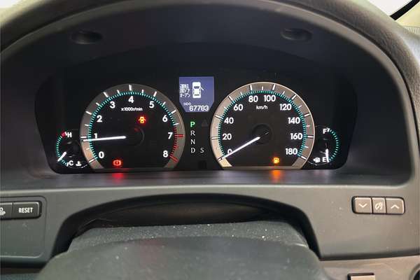 2010 Toyota Crown Majesta A-type URS206