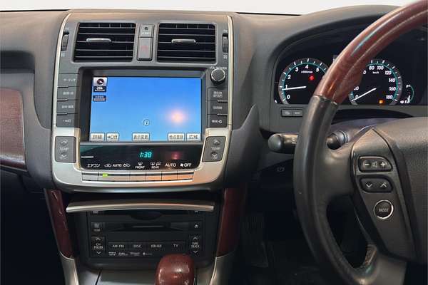 2010 Toyota Crown Majesta A-type URS206
