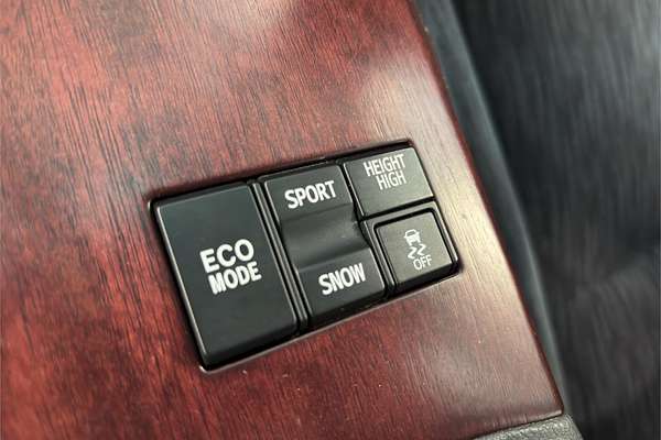 2010 Toyota Crown Majesta A-type URS206