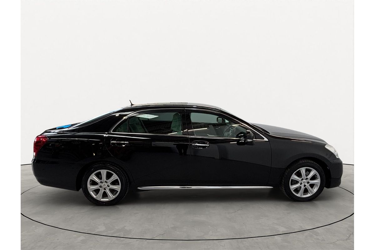 2010 Toyota Crown Majesta A-type URS206