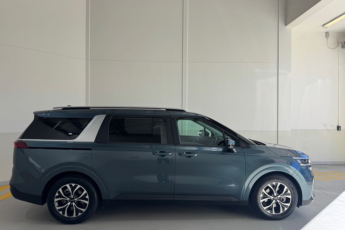 2023 Kia Carnival SLi KA4