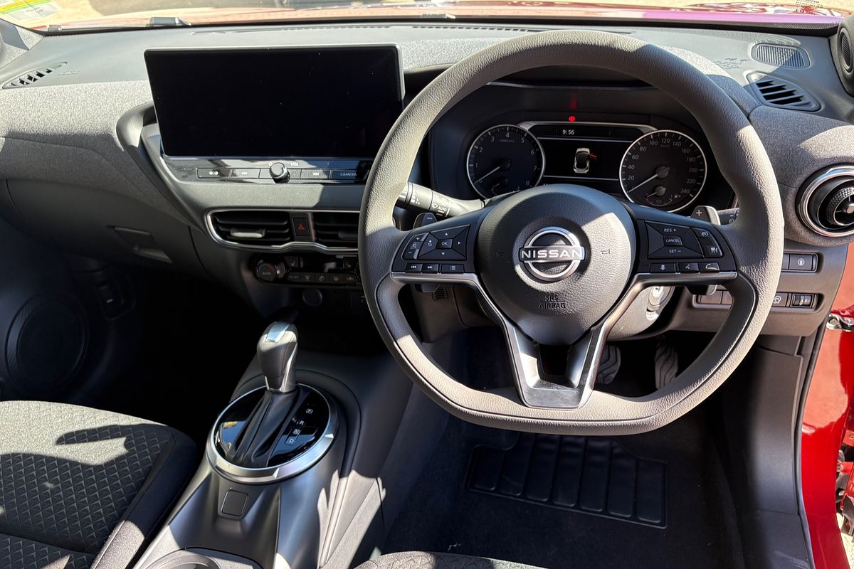 2025 Nissan JUKE ST+ F16