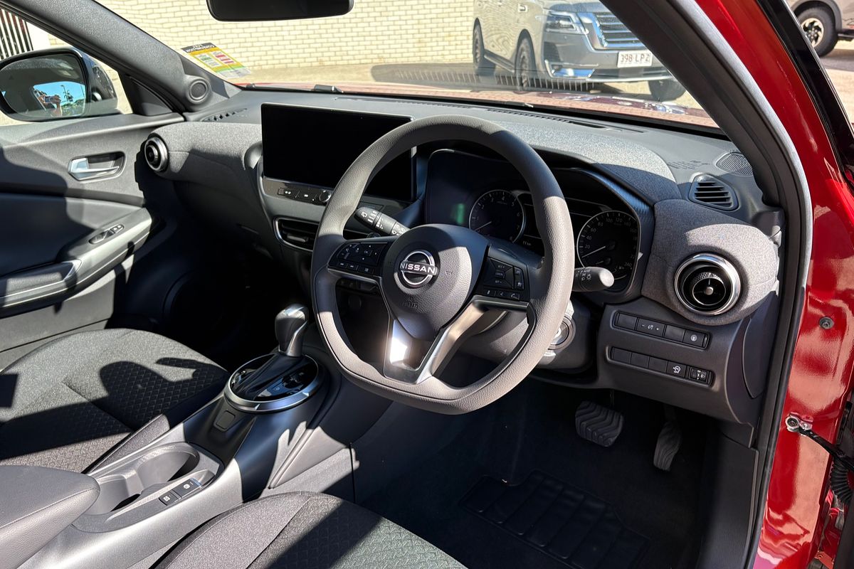 2025 Nissan JUKE ST+ F16