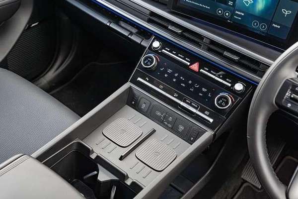 2025 Hyundai Santa Fe Calligraphy MX5.V1