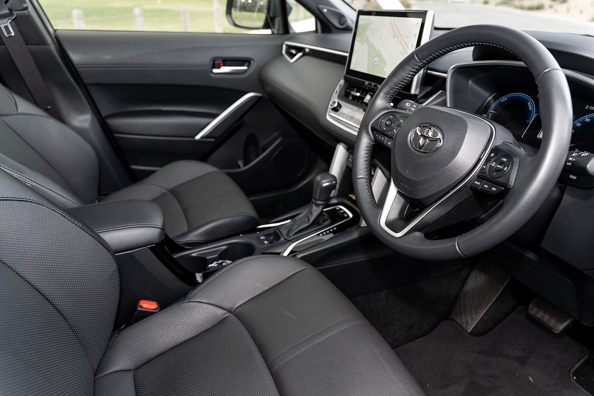 2024 Toyota Corolla Cross Atmos MXGH10R