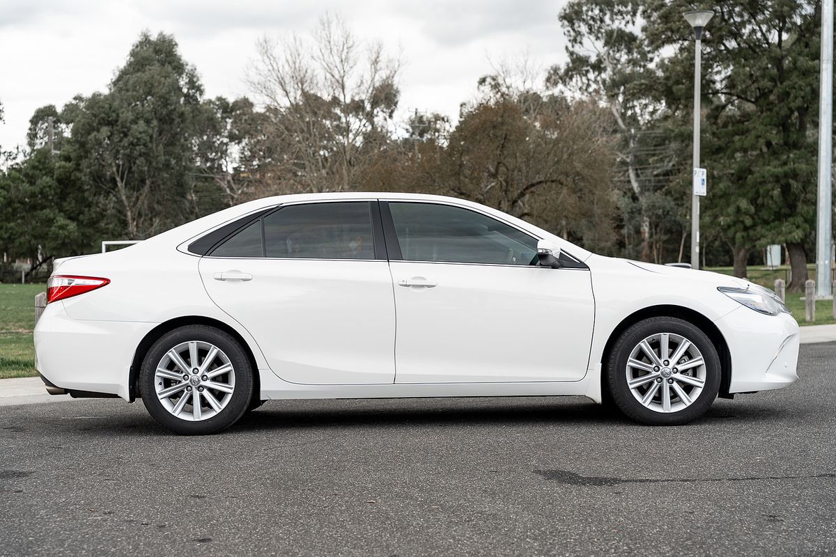 2017 Toyota Camry Atara S ASV50R
