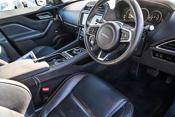 2017 Jaguar F-PACE 20d Prestige X761