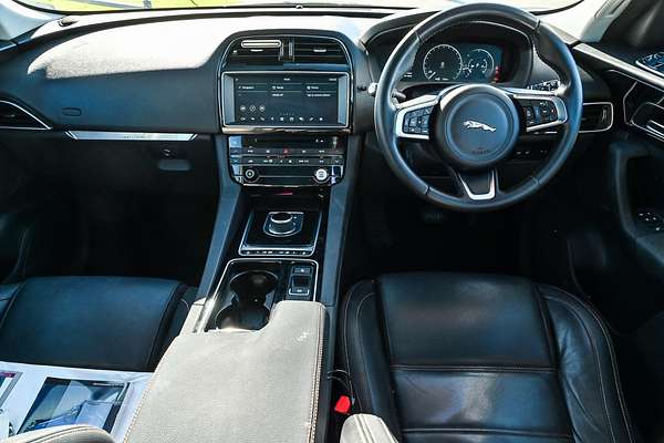 2017 Jaguar F-PACE 20d Prestige X761