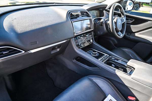 2017 Jaguar F-PACE 20d Prestige X761