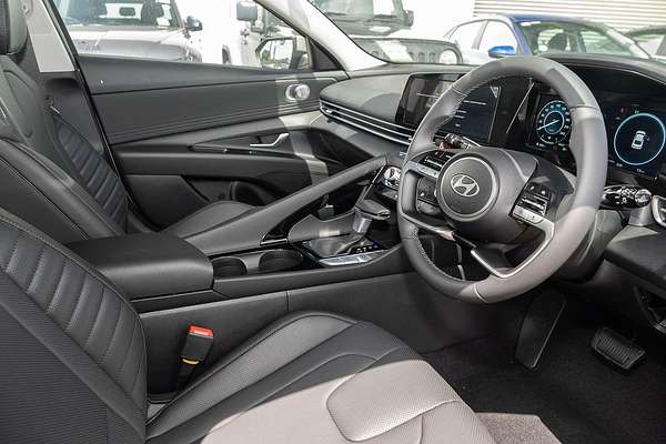 2025 Hyundai i30 Elite Hybrid CN7.V2