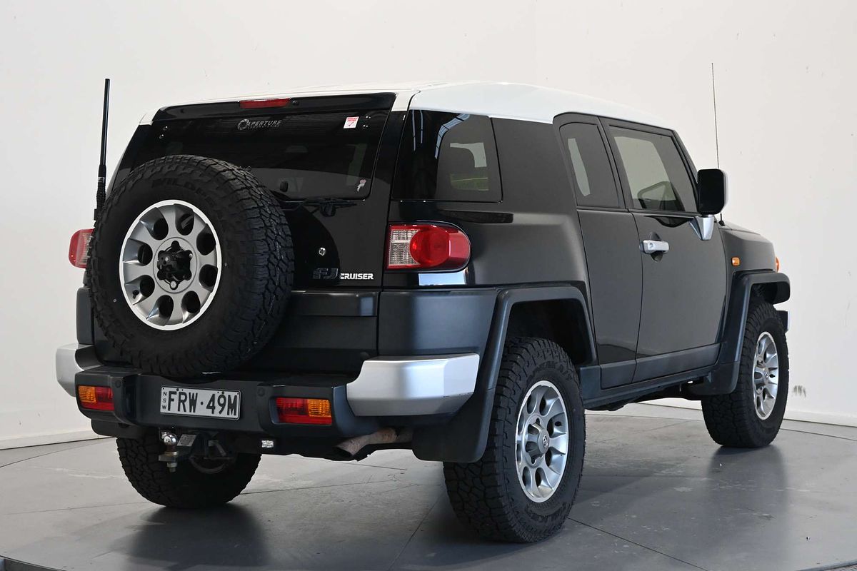 2013 Toyota FJ Cruiser GSJ15R