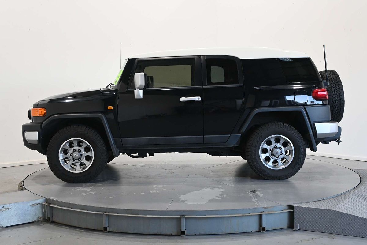 2013 Toyota FJ Cruiser GSJ15R