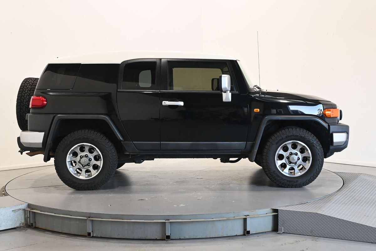 2013 Toyota FJ Cruiser GSJ15R