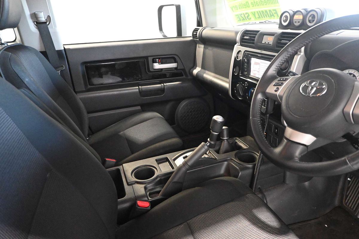 2013 Toyota FJ Cruiser GSJ15R