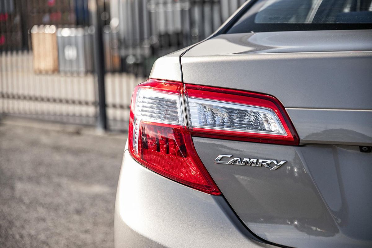 2014 Toyota Camry Hybrid H AVV50R