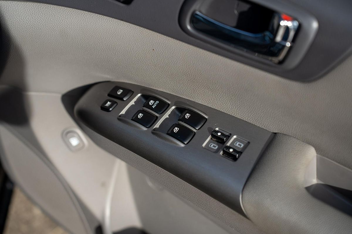 2014 Kia Carnival Platinum YP