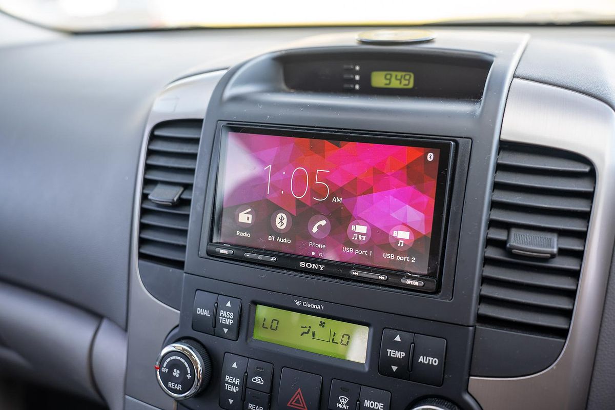 2014 Kia Carnival Platinum YP