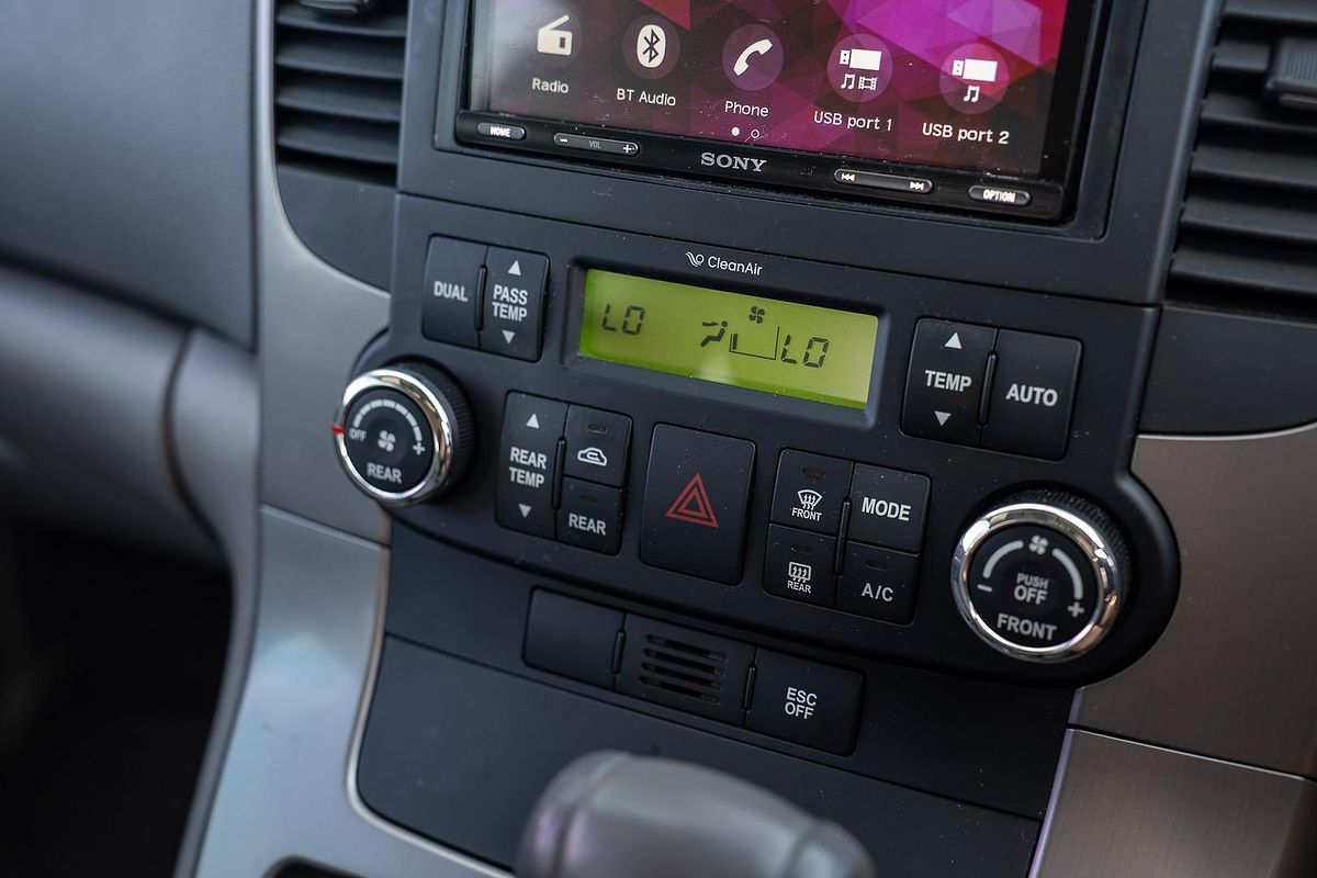 2014 Kia Carnival Platinum YP