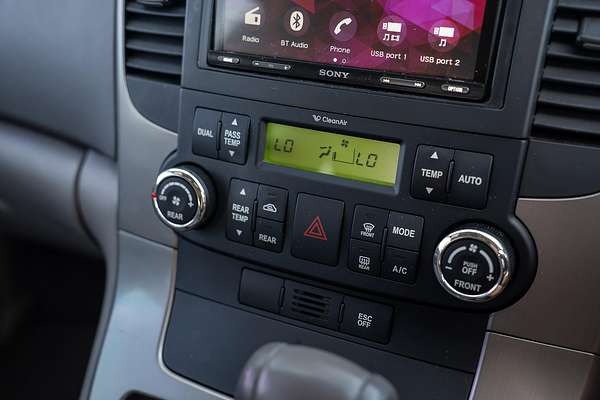 2014 Kia Carnival Platinum YP