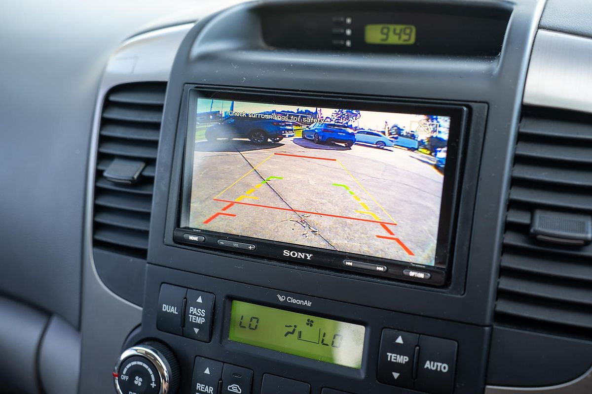 2014 Kia Carnival Platinum YP