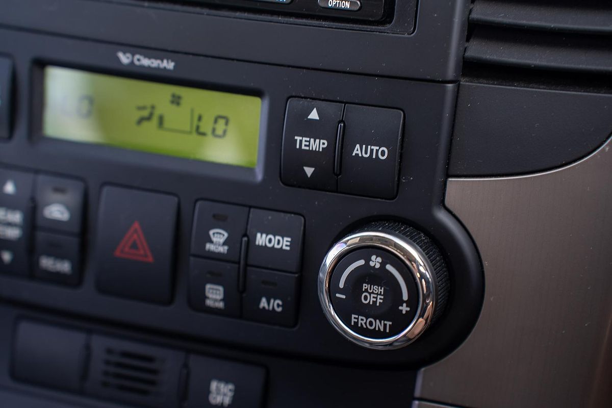 2014 Kia Carnival Platinum YP