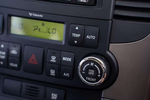 2014 Kia Carnival Platinum YP