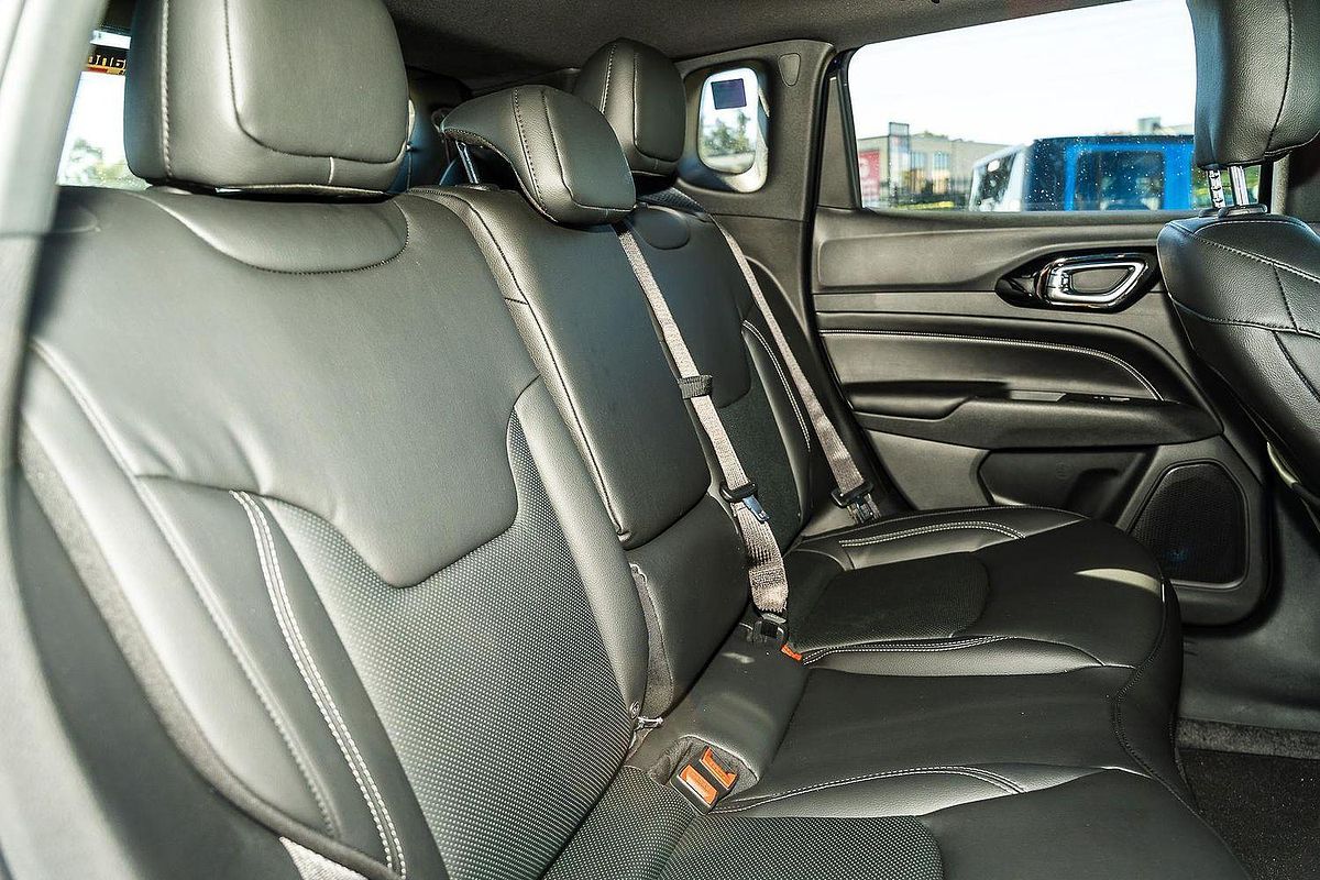 2022 Jeep Compass S-Limited M6