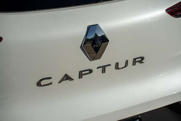 2022 Renault Captur R.S. Line XJB