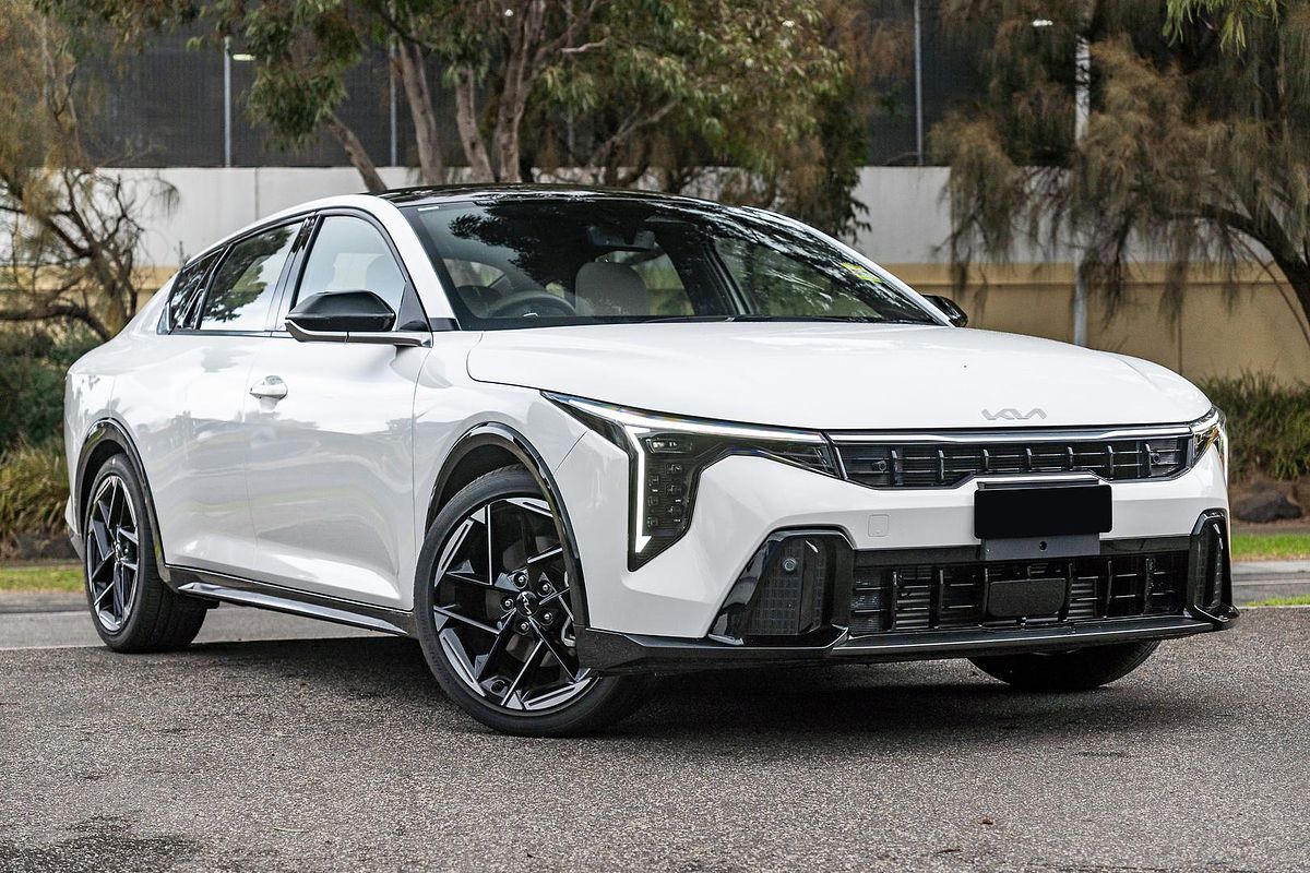 2025 Kia K4 GT-Line CL4m