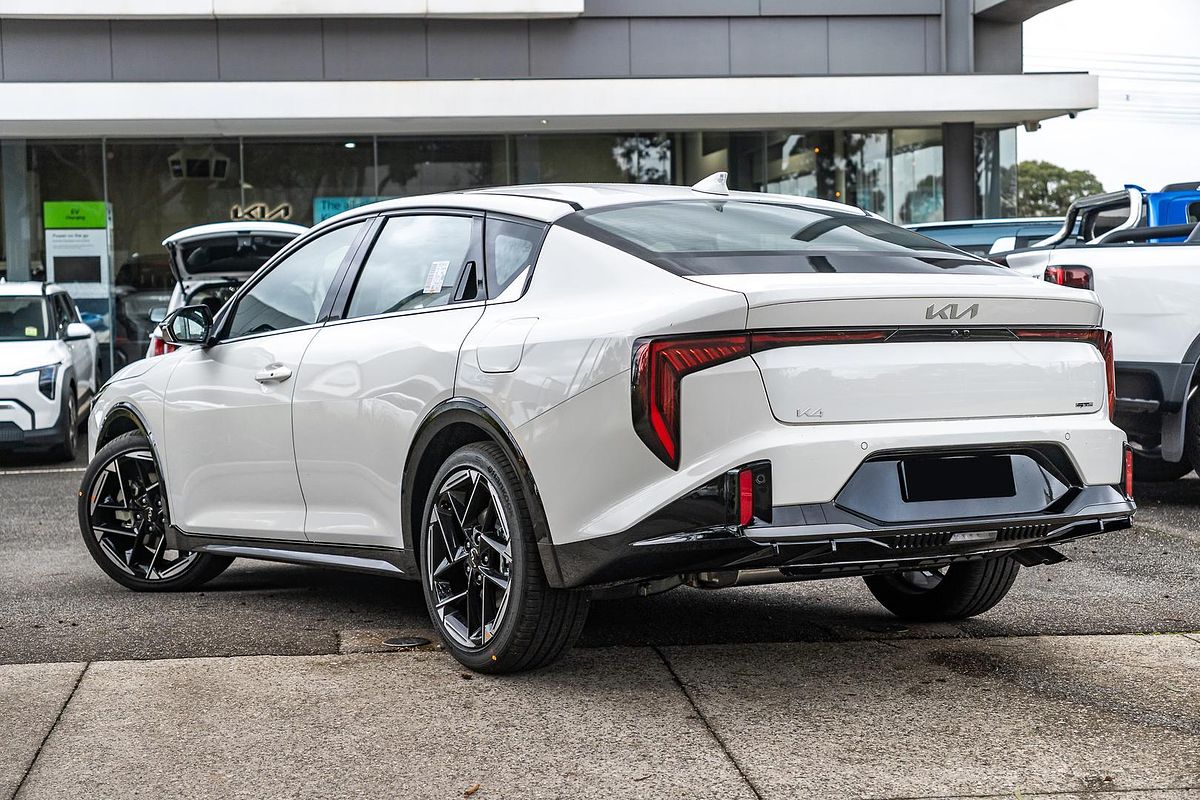 2025 Kia K4 GT-Line CL4m