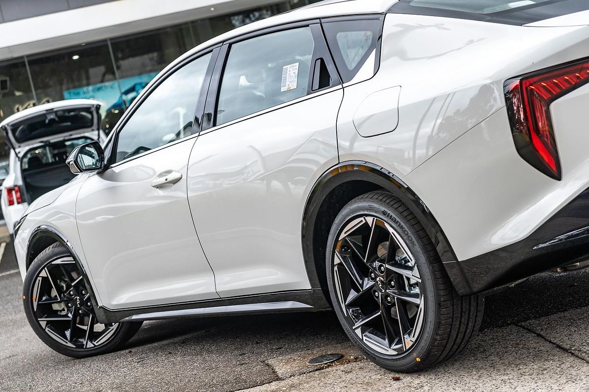 2025 Kia K4 GT-Line CL4m
