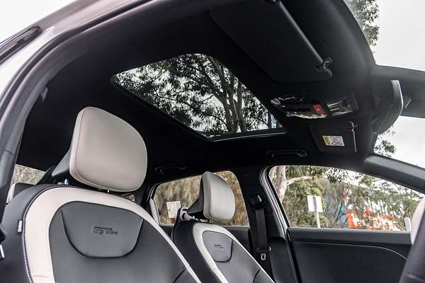 2025 Kia K4 GT-Line CL4m