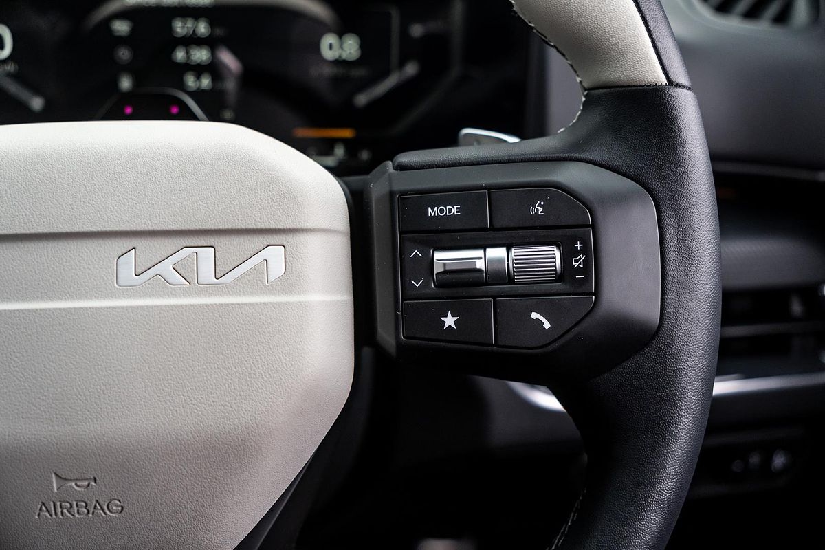 2025 Kia K4 GT-Line CL4m