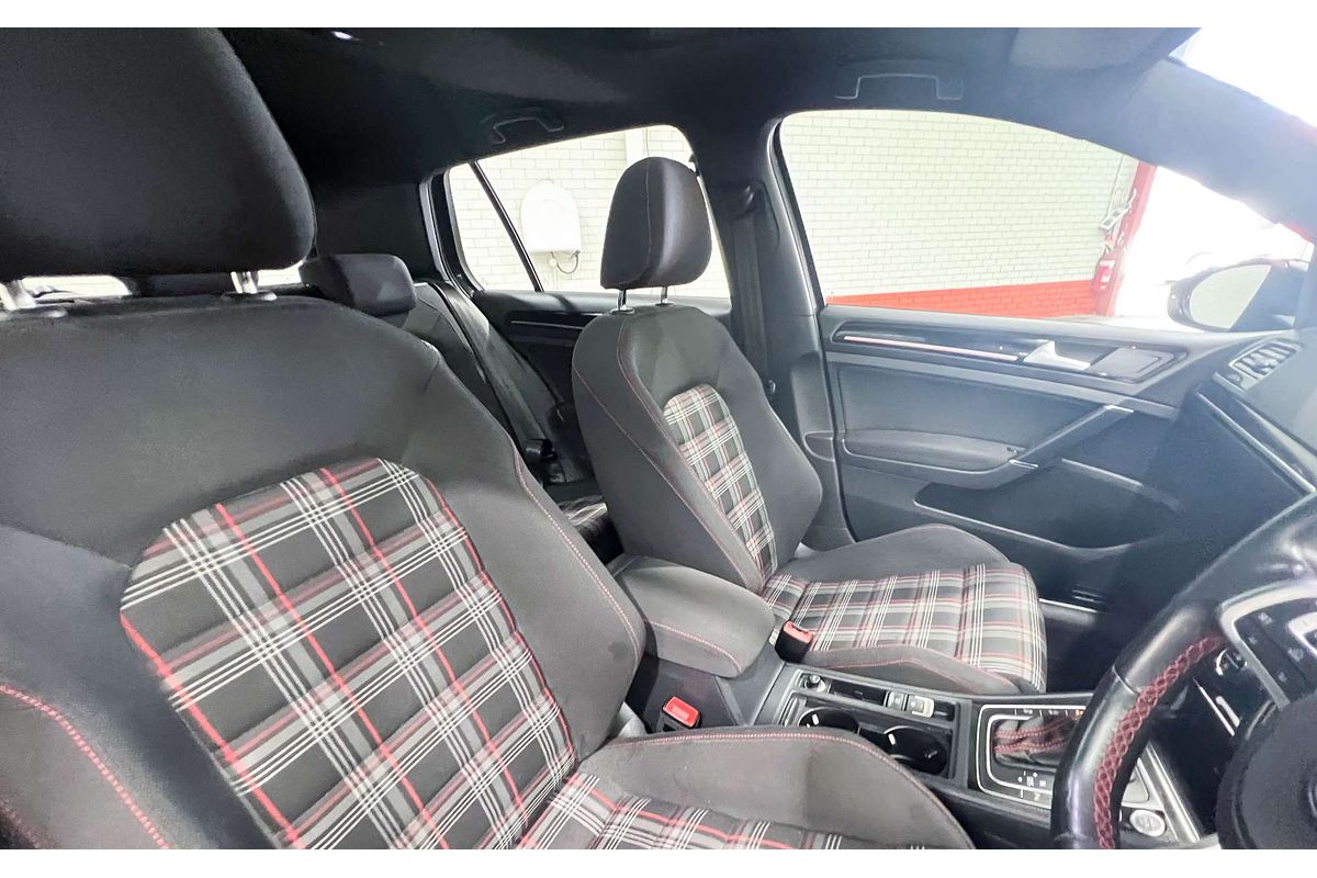2015 Volkswagen Golf GTI 7