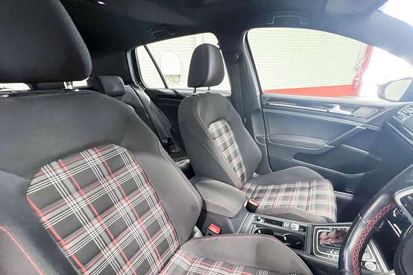 2015 Volkswagen Golf GTI 7