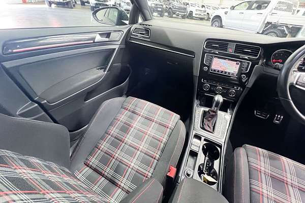 2015 Volkswagen Golf GTI 7