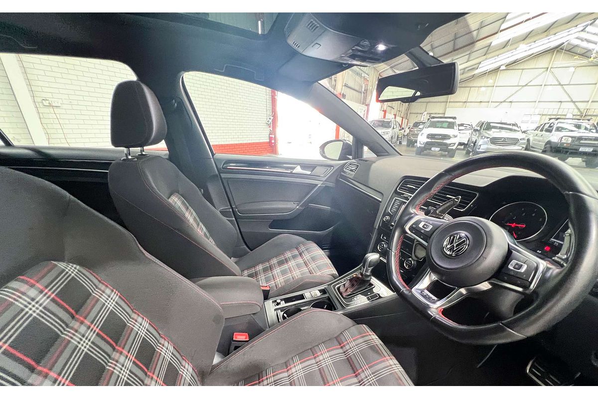 2015 Volkswagen Golf GTI 7