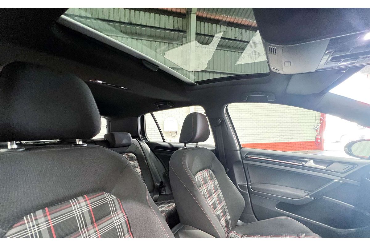 2015 Volkswagen Golf GTI 7