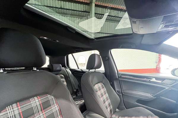 2015 Volkswagen Golf GTI 7