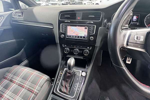2015 Volkswagen Golf GTI 7