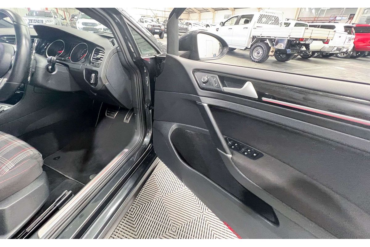 2015 Volkswagen Golf GTI 7