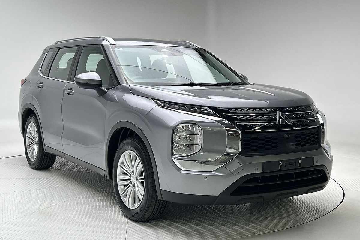 2023 Mitsubishi Outlander ES ZM