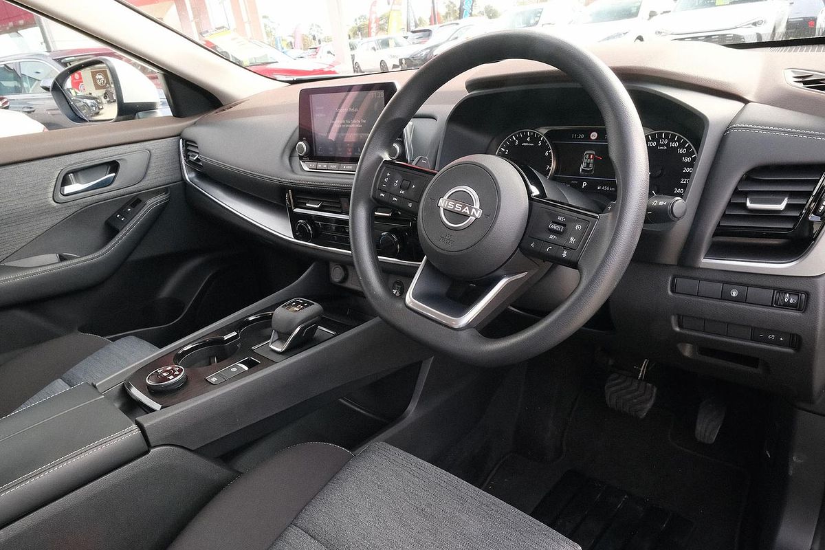 2025 Nissan X-TRAIL ST T33