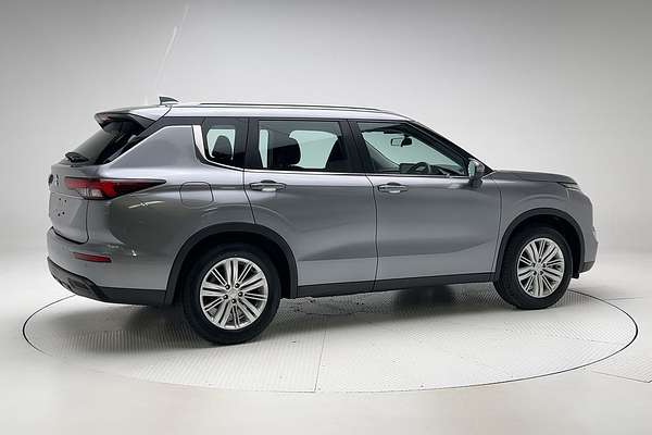 2023 Mitsubishi Outlander ES ZM